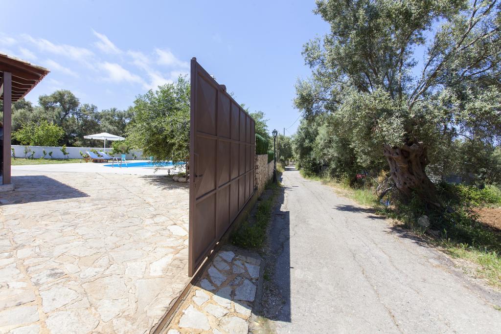 Stavlos Tsoukaládhes Exteriör bild