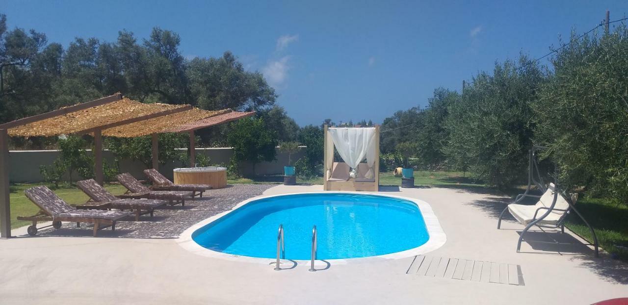 Stavlos Tsoukaládhes Exteriör bild