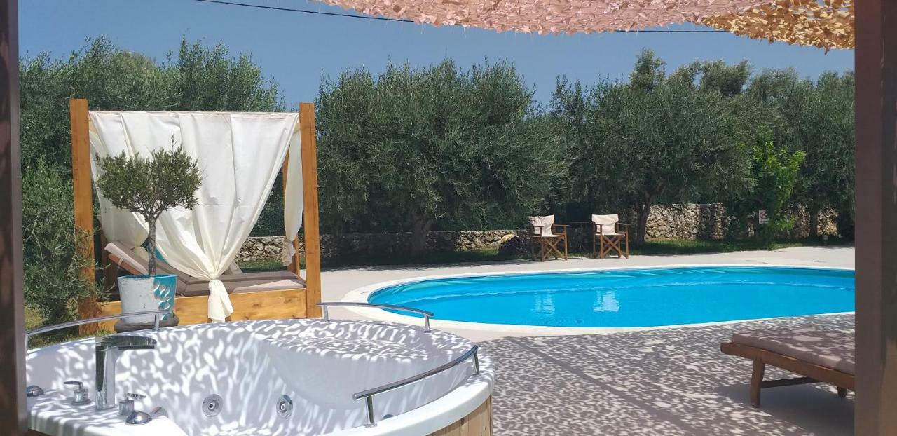 Stavlos Tsoukaládhes Exteriör bild